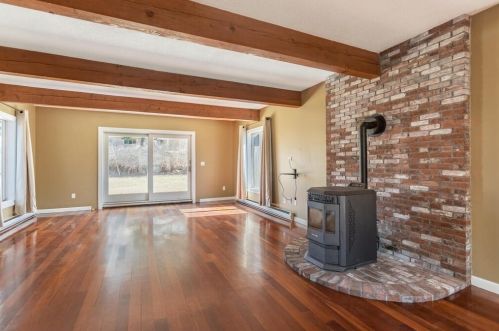 2 Dale St, Peabody, MA 01960-1102