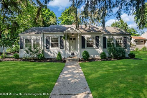 410 Belmont Ave, Tinton Falls NJ 07712-4706 exterior