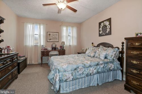 554 Elberne Ave, West Deptford NJ 08093-1715 exterior