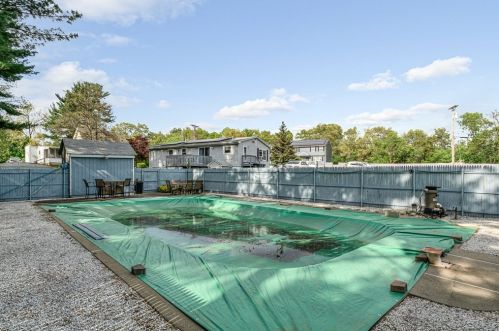 251 Phineas St, Dracut MA 01826-4611 exterior