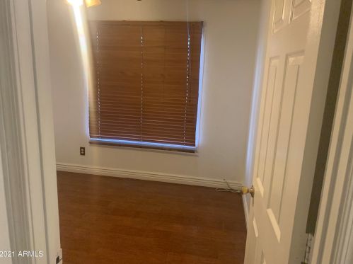 6729 Catalina Dr, Phoenix AZ 85019-4433 exterior