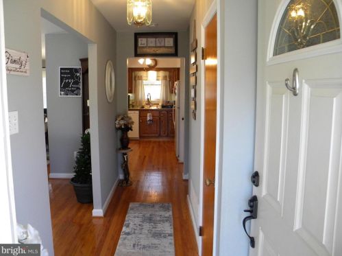 60 Holly Dr, West Deptford NJ  08096-3317 exterior