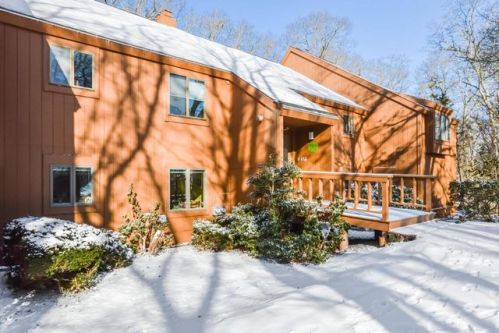 4 Woodrise, Falmouth MA  02540-2514 exterior