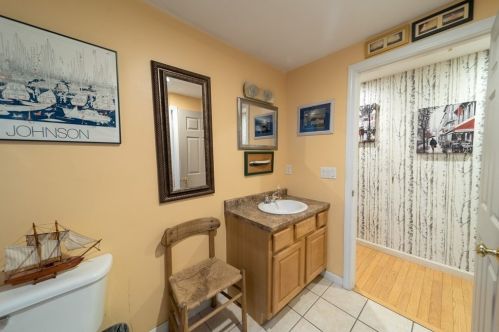 23 Swifts Bch Rd, Wareham MA 02571-1924 exterior