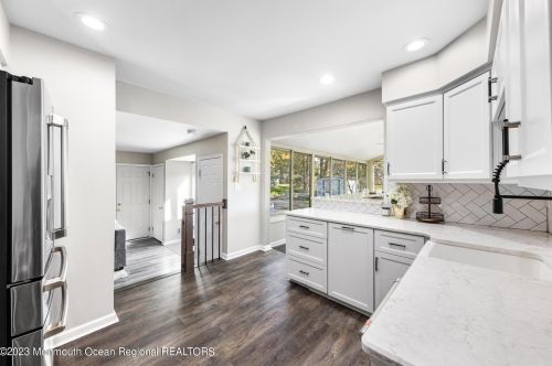 450 Branch Ave, Little Silver NJ  07739-1111 exterior