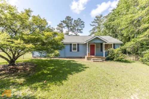 805 Old Perry Rd, Kathleen, GA 31047-2803