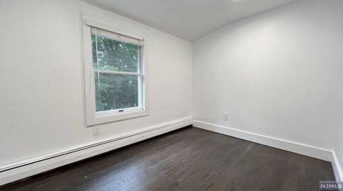 385 Stonetown Rd, Skyline Lakes NJ  07456-1308 exterior