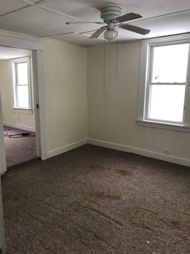 5 Maple St, Montgomery, MA 01085-4338