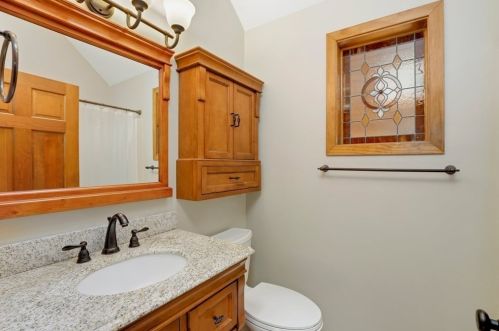 7 Apple Ridge Rd, Sutton MA  01590-2977 exterior