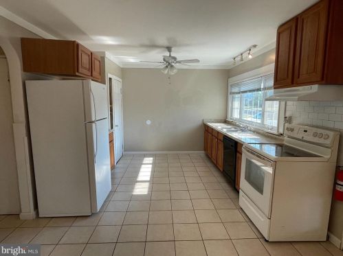 344 Beacon Ave, West Deptford NJ 08066-1210 exterior