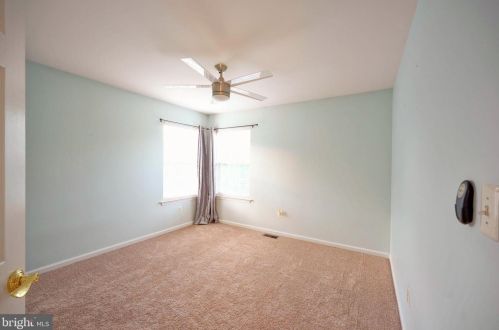 128 Betsy Ross Way, West Deptford NJ 08096-6872 exterior