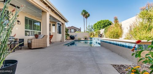 14015 33rd St, Phoenix AZ  85044-8715 exterior