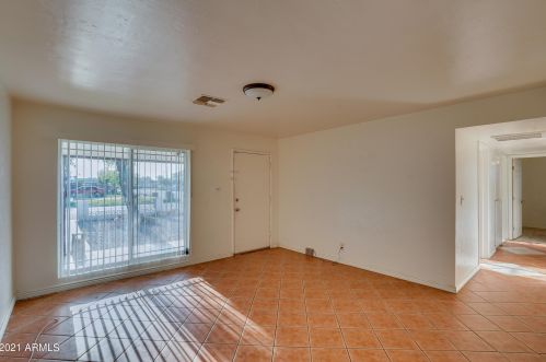 2031 37 Dr, Phoenix AZ 85053-2807 exterior