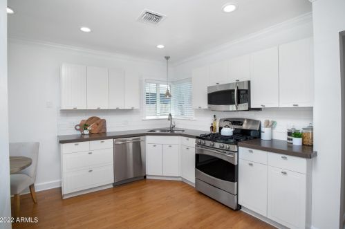 1242 Edgemont Ave, Phoenix AZ 85035-1735 exterior