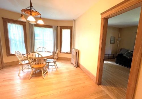 8 Hadwen Ln, Worcester MA 01602 exterior