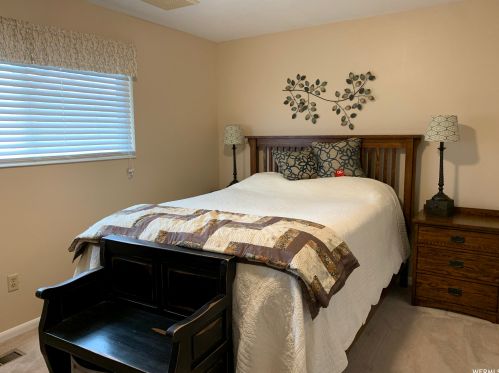 10973 Shady Dell Dr, Sandy UT 84094-5070 exterior