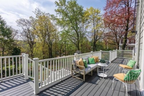 55 Farlow Rd, Newton MA 02458-2439 exterior