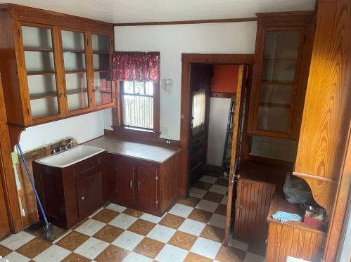 47 Pleasant St, Everett MA  02149-2834 exterior