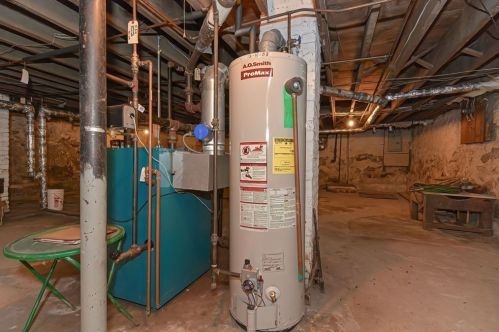 23 Nahanton St, Newton MA 02459-2907 exterior