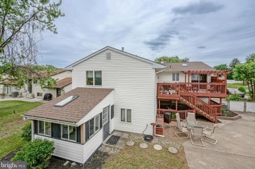 431 Meadowcroft Rd, West Deptford NJ 08096-4007 exterior