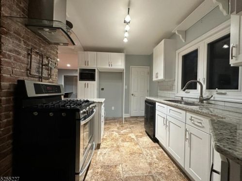 264 Davis Ave, Kearny NJ 07032-3402 exterior