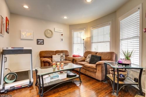 27 Mt Pleasant Ave, Belleville NJ 07109-2021 exterior