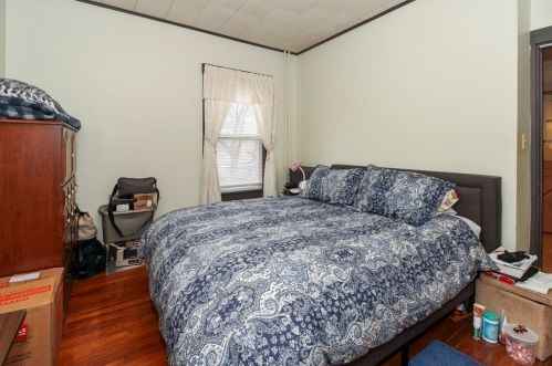 123 Locust St, New Bedford MA 02740-4506 exterior