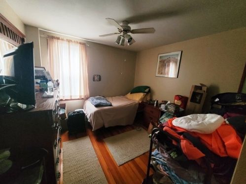 580 Weetamoe St, Fall River MA 02720-5643 exterior