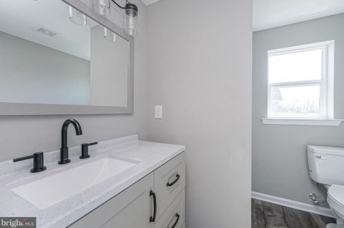 326 Billingsport Rd, West Deptford NJ 08066-2238 exterior