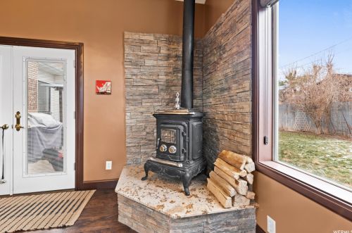 7993 Erique Way, Sandy UT 84093-6422 exterior