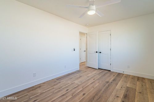 3202 Captain Dreyfus Ave, Phoenix AZ 85032-6706 exterior