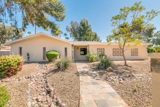 13823 Canterbury Dr, Phoenix AZ  85023-6221 exterior