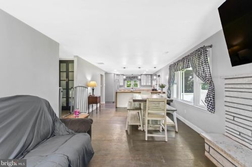 716 Creek Ln, West Deptford NJ 08051-1631 exterior