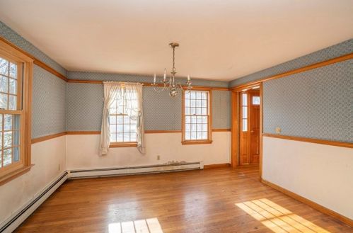 83 Country Way, Taunton MA 02780-1201 exterior