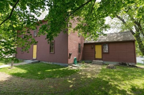 136 Plantation St, Worcester, MA 01604-3026