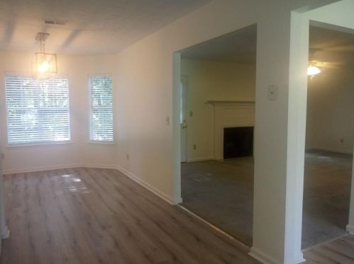 27 Manor Ct, Stockbridge GA  30281-1166 exterior