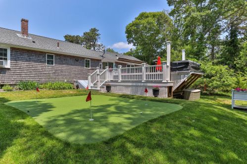 2 Uncle Zlotis Rd, Chatham MA 02633-1595 exterior