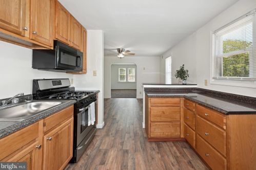 821 Columbia Blvd, West Deptford NJ 08063-1204 exterior