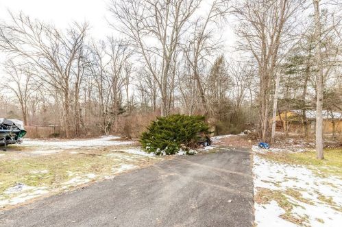 62 Rowena Ave, Whitman MA 02382-2543 exterior