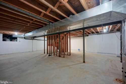 128 Betsy Ross Way, West Deptford NJ 08096-6872 exterior