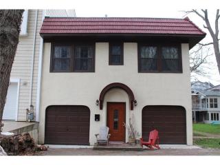 884 Beach Rd, Cleveland OH  44107-1018 exterior