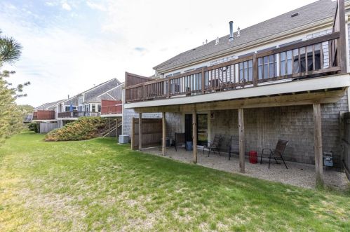 66 Holbeck Cor, Plymouth MA 02360-8241 exterior