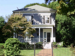 61 Evergreen Ave, Newton, MA 02466-1702