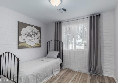 7202 Coolidge St, Phoenix AZ  85033-1429 exterior