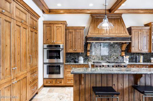 2324 Lucky John Dr, Park City UT 84060-6920 exterior