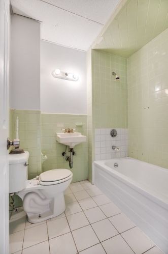 222 Clark Ave, Chelsea MA 02150-2514 exterior