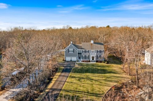 16 Franklin Rodgers Rd, Hingham MA 02043-2664 exterior