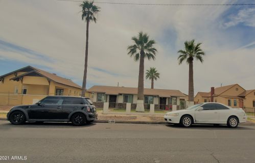 412 17 Dr, Phoenix AZ 85029-5931 exterior