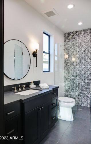 3417 44th Pl, Phoenix AZ 85050-6934 exterior