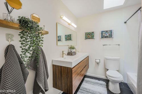 8133 16 Dr, Phoenix AZ 85015-1426 exterior